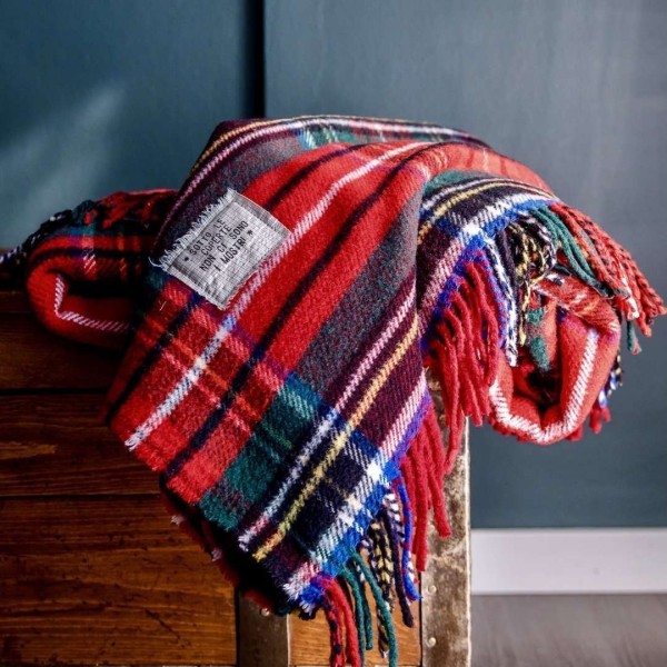 Tartan Blanket - "There are no monsters under the blankets" » Clo'eT Design