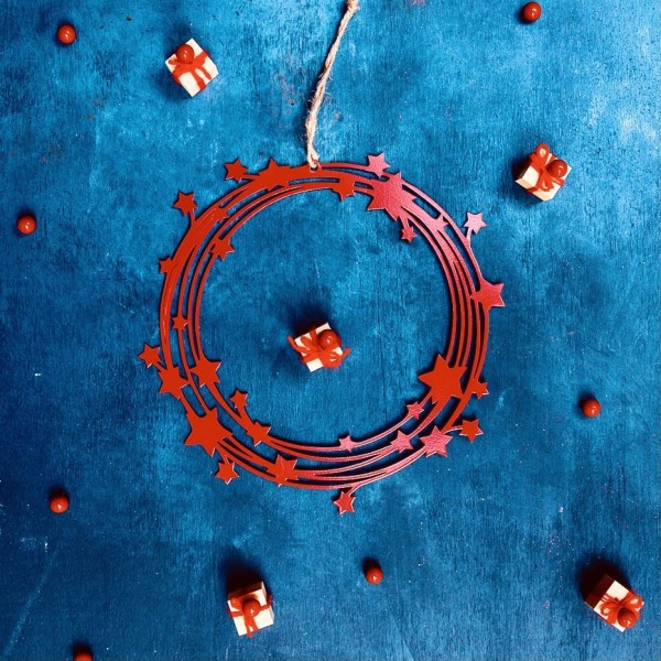 Metal Comet Wreath - Elegant Christmas Decoration » Clo'eT Design