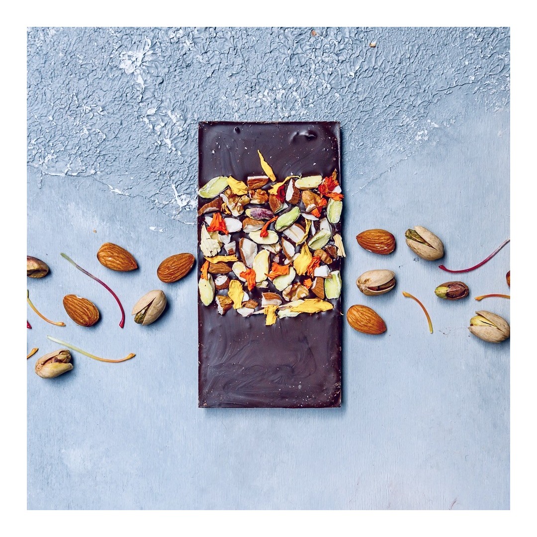 Chocolate - Delicious with Edible Flowers - Extra Dark » Clo'eT Design