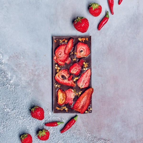 Schokolade - Erdbeeren und Chili - Extra dunkel » Clo'eT Design