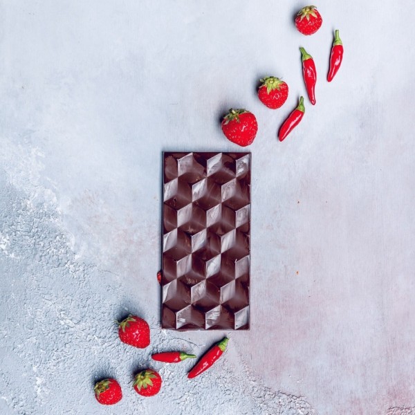 Schokolade - Erdbeeren und Chili - Extra dunkel » Clo'eT Design